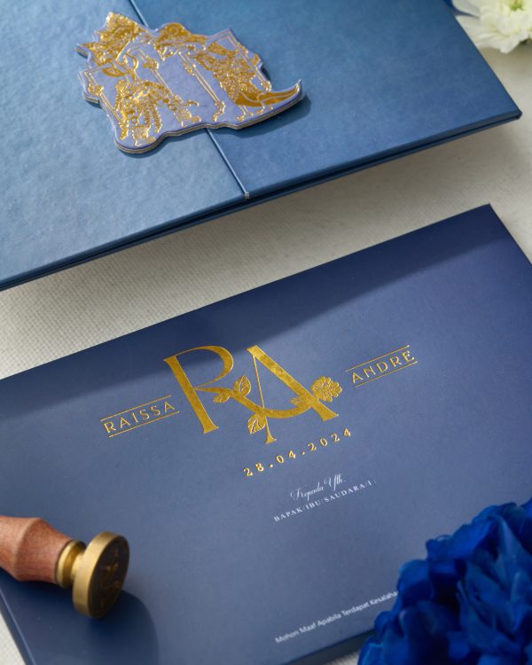 Photo-81 Trifold 22x16